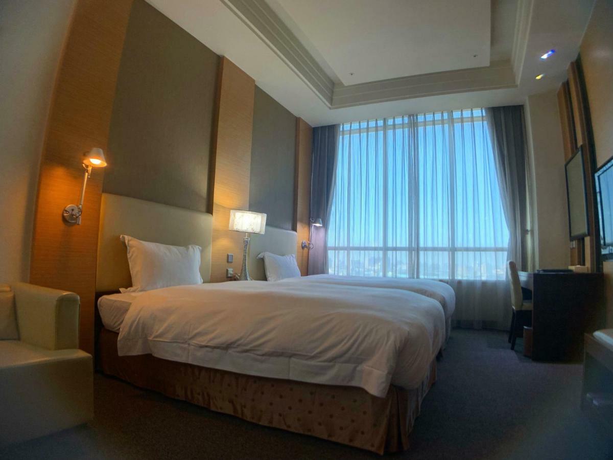 Ever Delightful Business Hotel Цзяї Екстер'єр фото