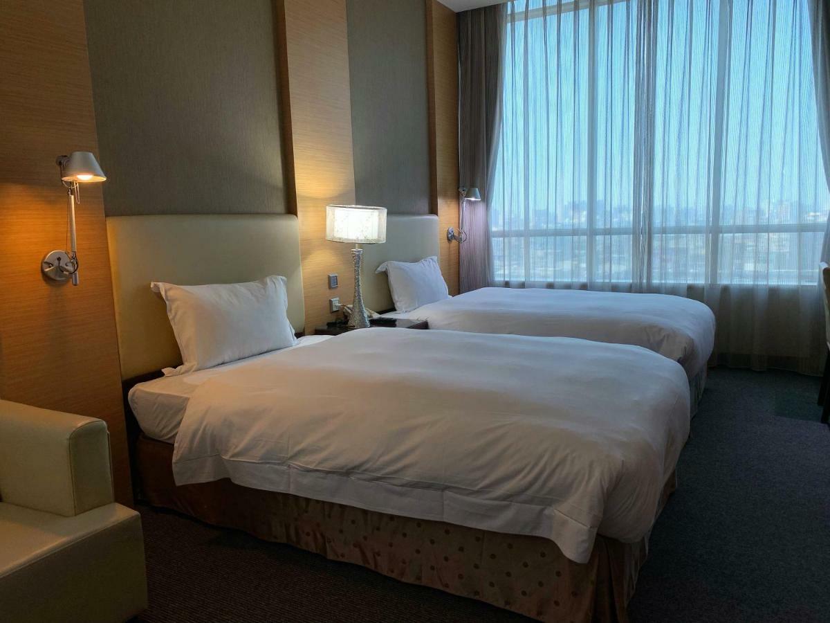 Ever Delightful Business Hotel Цзяї Екстер'єр фото