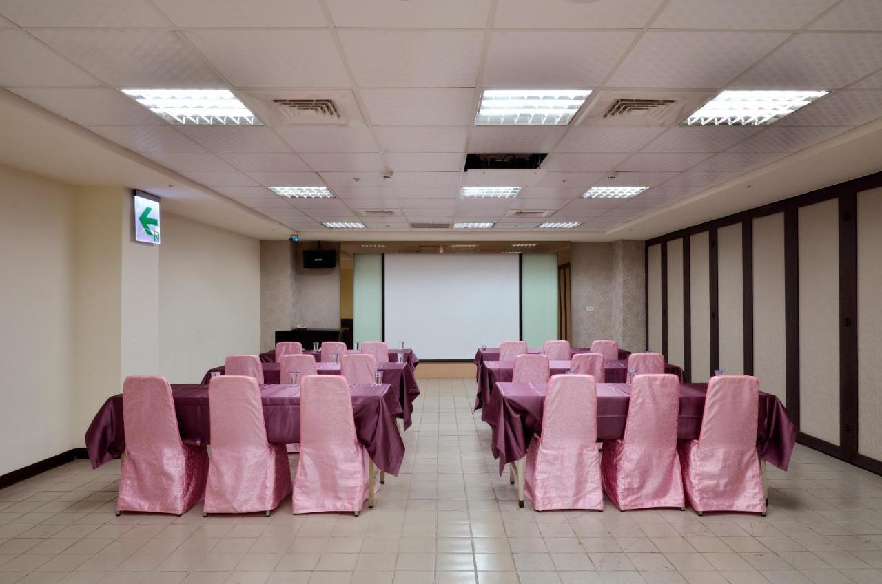 Ever Delightful Business Hotel Цзяї Екстер'єр фото