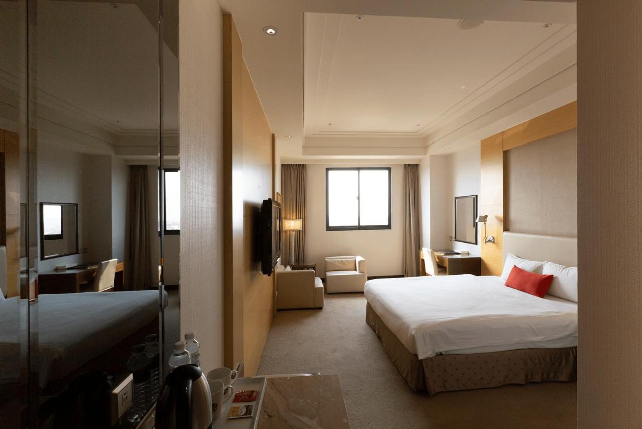 Ever Delightful Business Hotel Цзяї Екстер'єр фото