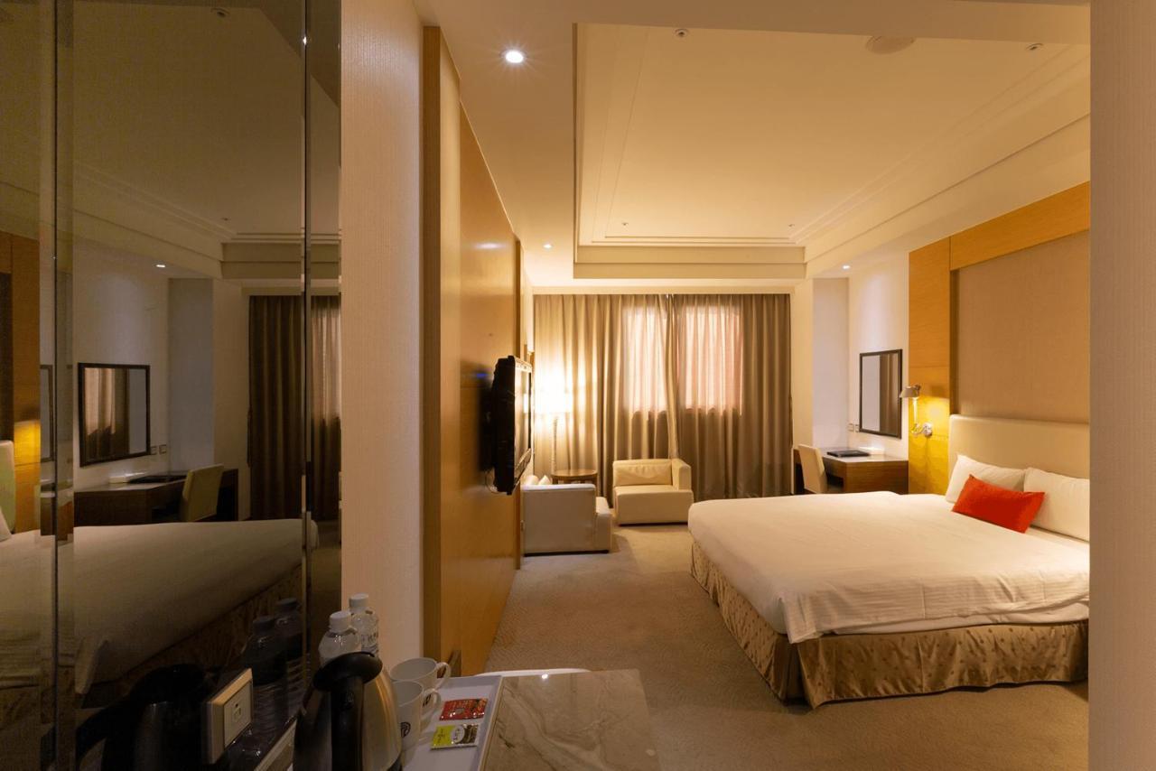 Ever Delightful Business Hotel Цзяї Екстер'єр фото