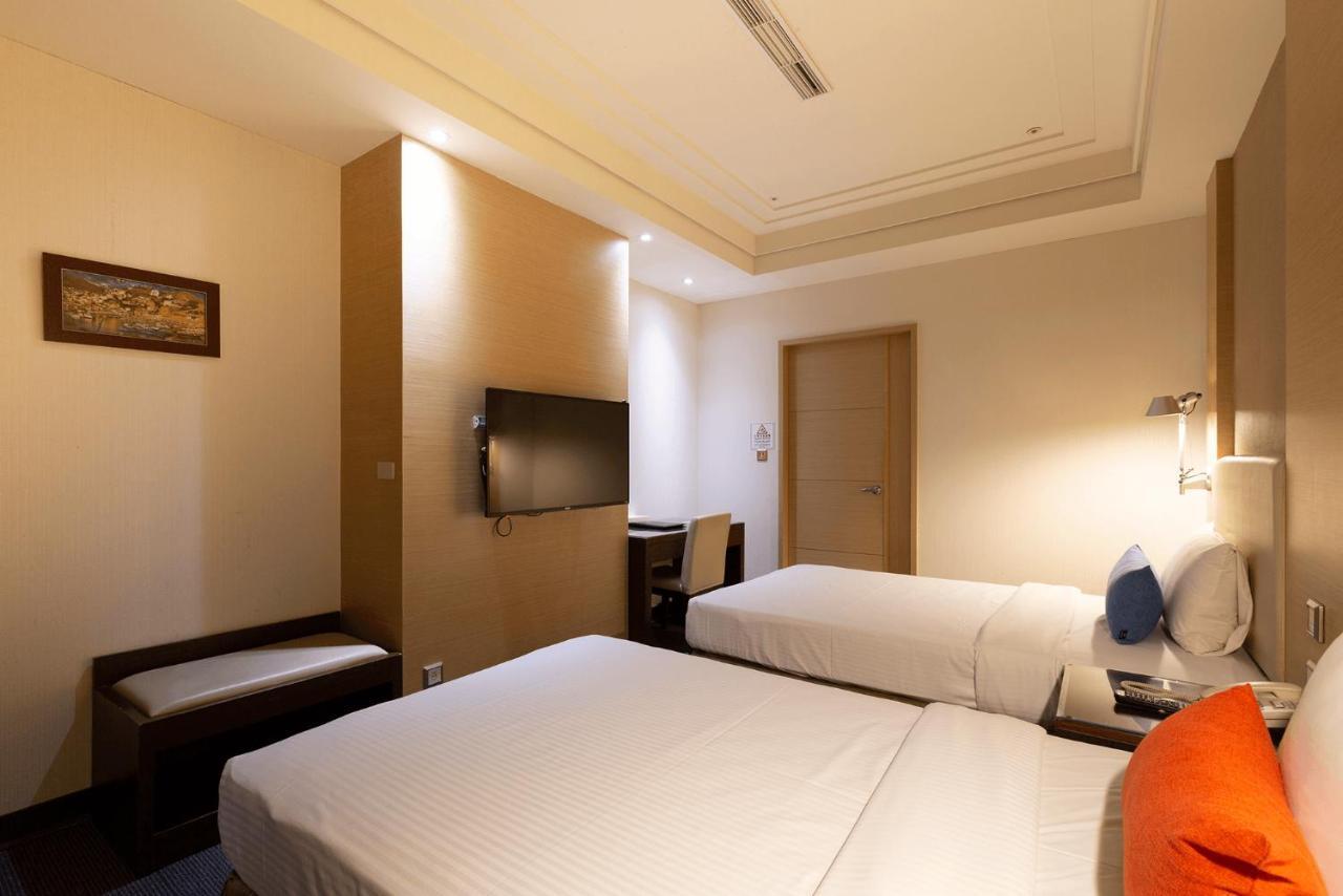 Ever Delightful Business Hotel Цзяї Екстер'єр фото
